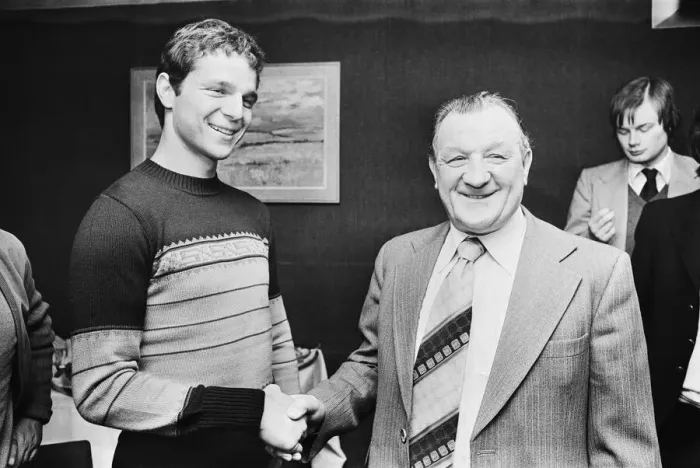 Framed Print : Israeli international footballer Avi Cohen skiing hands with Liverpool manager Bob Framed Print : Israeli international footballer Avi Cohen skiing hands with Liverpool manager Bob