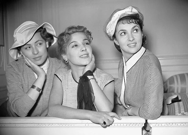 Italian Actresses in the UK to attend the 1952 Italian Film Festival