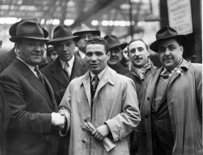 Framed Print : Italian bantamweight boxer Carrado Conti arrives in the UK to fight Jackie Paterson