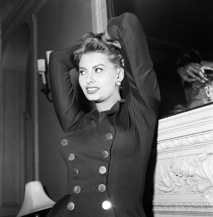 Framed Print : Italian film star Sophia Loren at the Savoy Hotel for next week