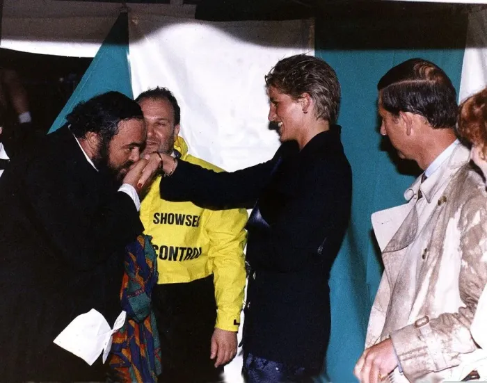 Framed Print : Italian opera singer Luciano Pavarotti kisses the hand of Princess Diana as Prince Framed Print : Italian opera singer Luciano Pavarotti kisses the hand of Princess Diana as Prince