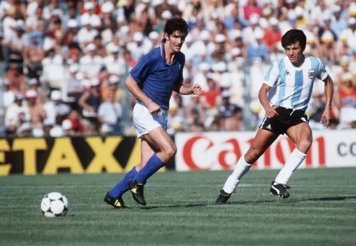 Framed Print : Italy v Argentina 1982 World Cup Paolo Rossi (blue