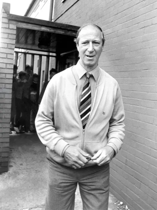 Framed Print : Jack Charlton leaving St. James Park for the last time as manager in August 1985 Framed Print : Jack Charlton leaving St. James Park for the last time as manager in August 1985