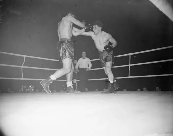 Framed Print : Jack Gardener v Johhny Williams XP0000 12 / 3 / 1952 C1228 / 2 Framed Print : Jack Gardener v Johhny Williams XP0000 12 / 3 / 1952 C1228 / 2