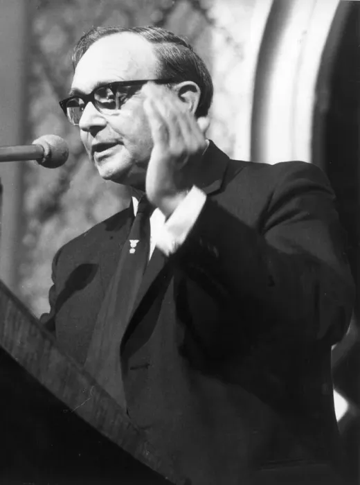 Framed Print : Jack Jones Chairman of the TGWU union seen here addressing a trades union meeting