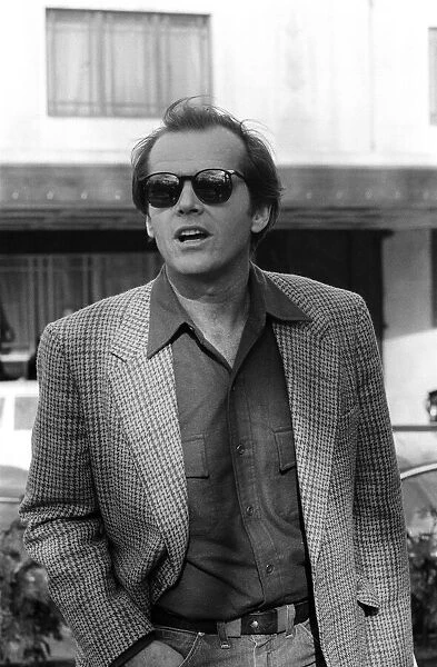 Jack Nicholson poses for photographers outside The Dorchester Hotel to promote his new