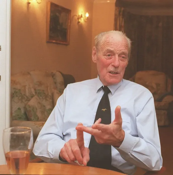 Framed Print : JACK SLIPPER OF SCOTLAND YARD DEC 1999 PICTURED IN HIS HOME IN HARROW
