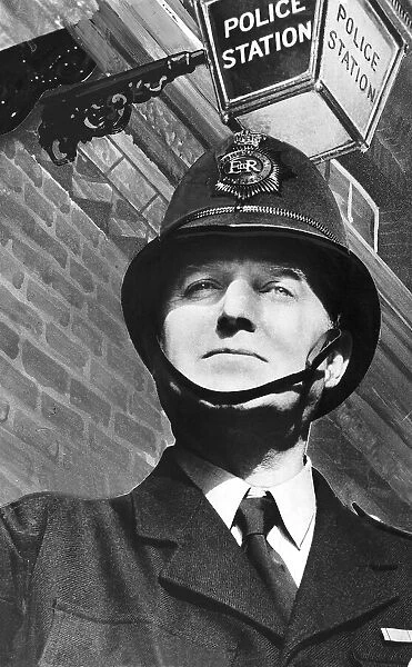 Jack Warner actor who starred as Dixon of Dock Green dressed as a policeman On this day