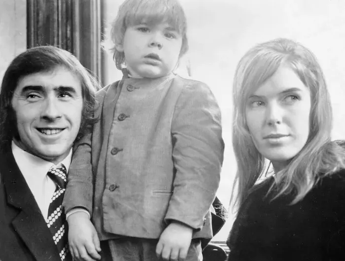 Framed Print : Jackie Stewart with wife Helen and son Paul at Dumbarton Council Chambers for civic Framed Print : Jackie Stewart with wife Helen and son Paul at Dumbarton Council Chambers for civic