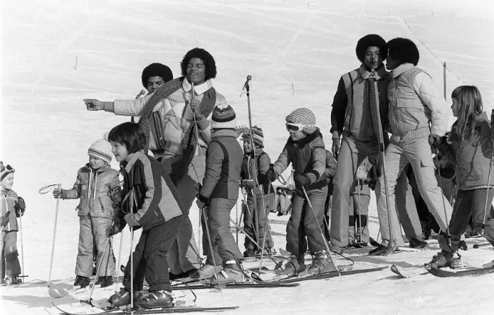 Framed Print : The Jackson 5 February 1979 performing in Switzerland on the slopes
