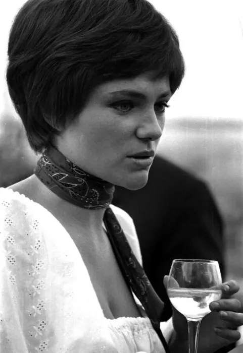Framed Print : Jacqueline Bisset actress holding glass MSI Framed Print : Jacqueline Bisset actress holding glass MSI