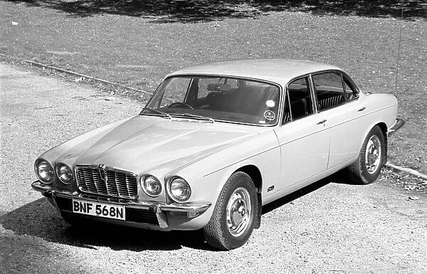 Jaguar Car. 1973 Rev3440-001
