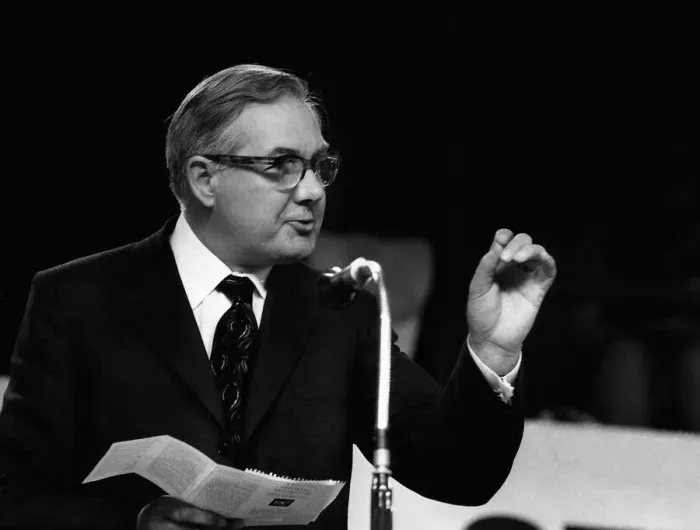 Framed Print : James Callaghan delivers speech at Labour Party Conference 1971 Framed Print : James Callaghan delivers speech at Labour Party Conference 1971