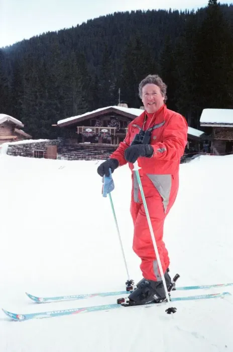 Framed Print : James Whitaker Daily Mirror Royal Correspondent seen here on skis whilst reporting