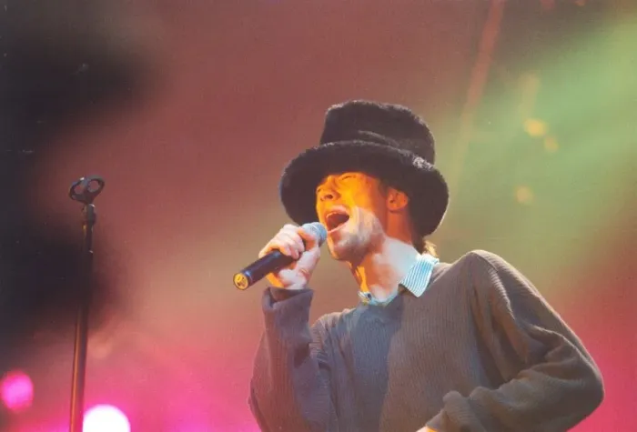 Framed Print : Jamiroquai - Jay Kay performing in concert at Newcastle Arena. 10th April 1997 Framed Print : Jamiroquai - Jay Kay performing in concert at Newcastle Arena. 10th April 1997