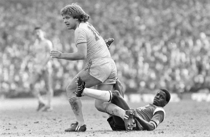 Framed Print : JAN MOLBY PLAYING FOR LIVERPOOL. SOUTHAMPTON VS LIVERPOOL 17 / 03 / 1986 Framed Print : JAN MOLBY PLAYING FOR LIVERPOOL. SOUTHAMPTON VS LIVERPOOL 17 / 03 / 1986
