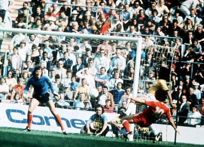 Framed Print : Jan Tomaszewski watches Musial tackling Valdomiro in World Cup 1974 Poland 1 Framed Print : Jan Tomaszewski watches Musial tackling Valdomiro in World Cup 1974 Poland 1