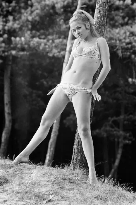 Framed Print : Jane Bell, model aged 21 years old, from Liverpool, 30th July 1970