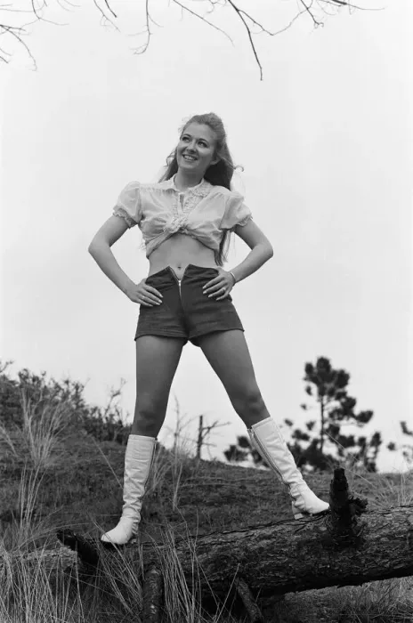 Framed Print : Jane Bell, model aged 22 years old, from Liverpool, 21st May 1971 Framed Print : Jane Bell, model aged 22 years old, from Liverpool, 21st May 1971