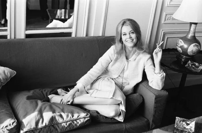 Framed Print : Jane Fonda, american actress, in the UK to promote her starring role in new film Circle