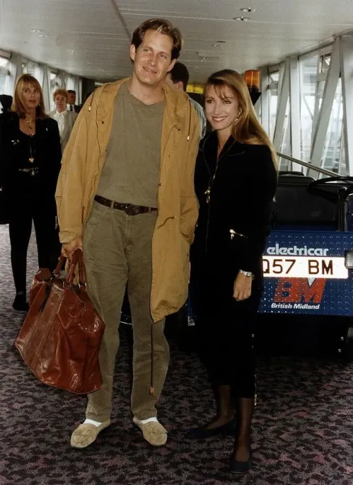 Framed Print : Jane Seymour Actress with boyfriend Thom Mathews who she has asked to marry her Framed Print : Jane Seymour Actress with boyfriend Thom Mathews who she has asked to marry her