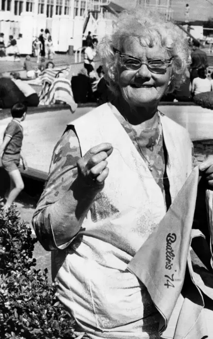 Framed Print : Janet Robinson 77, from Toronto, Canada, enjoys her annual trip to Butlins in Ayr Framed Print : Janet Robinson 77, from Toronto, Canada, enjoys her annual trip to Butlins in Ayr