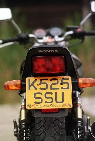 JAPANESE IMPORT MOTORBIKE HONDA 400 OCTOBER 1997 NUMBER PLATE K525 SSU