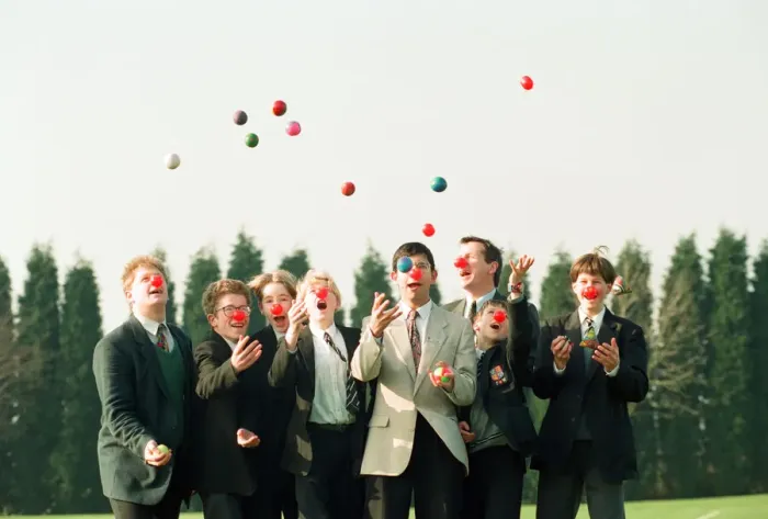 Framed Print : Jason Willis-Lee leads the team of jugglers from King Edward VI Five Ways School in their Framed Print : Jason Willis-Lee leads the team of jugglers from King Edward VI Five Ways School in their