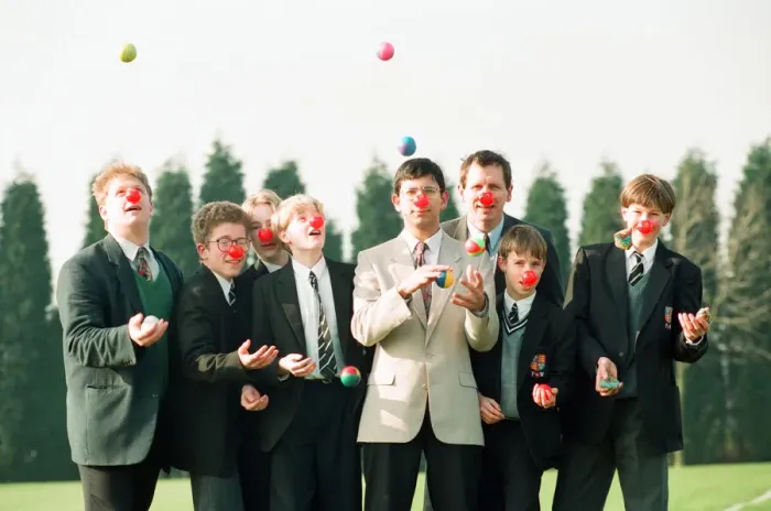 Framed Print : Jason Willis-Lee leads the team of jugglers from King Edward VI Five Ways School in their Framed Print : Jason Willis-Lee leads the team of jugglers from King Edward VI Five Ways School in their