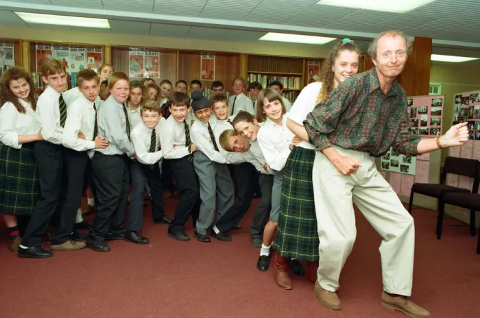 Framed Print : Jasper Carrott receives the £2000 cheque for Comic Relief from pupils at Sir Framed Print : Jasper Carrott receives the £2000 cheque for Comic Relief from pupils at Sir