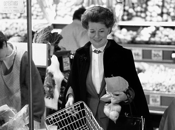 Jean Alexander British actress shopping 1987