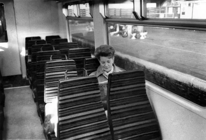 Framed Print : Jean Alexander, Hilda Ogden of Coronation St, commutes between her home town of Southport Framed Print : Jean Alexander, Hilda Ogden of Coronation St, commutes between her home town of Southport