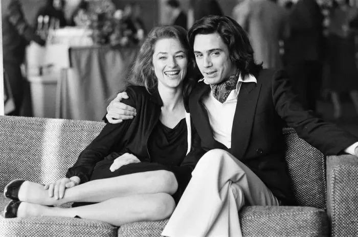 Framed Print : Jean-Michel Jarre with his wife Charlotte Rampling at a photocall Framed Print : Jean-Michel Jarre with his wife Charlotte Rampling at a photocall