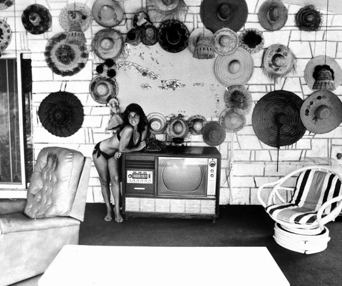 Framed Print : Jean Raymond June 1973 former glamour model at her home in Miami after her recent divorce Framed Print : Jean Raymond June 1973 former glamour model at her home in Miami after her recent divorce