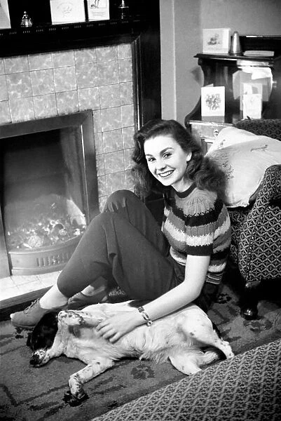 Jean Simmons Young Film Actress. January 1946 O6028-002