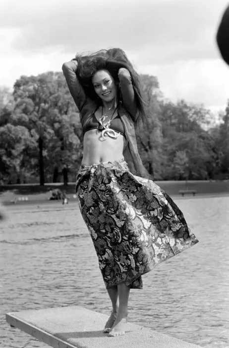 Framed Print : Jeanine Siniscal, 25 top model and actress from Vietnam is in London for the Royal