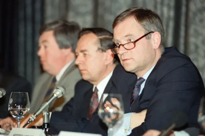 Framed Print : Jeffrey Archer, pictured at a press event for the charity the Simple Truth