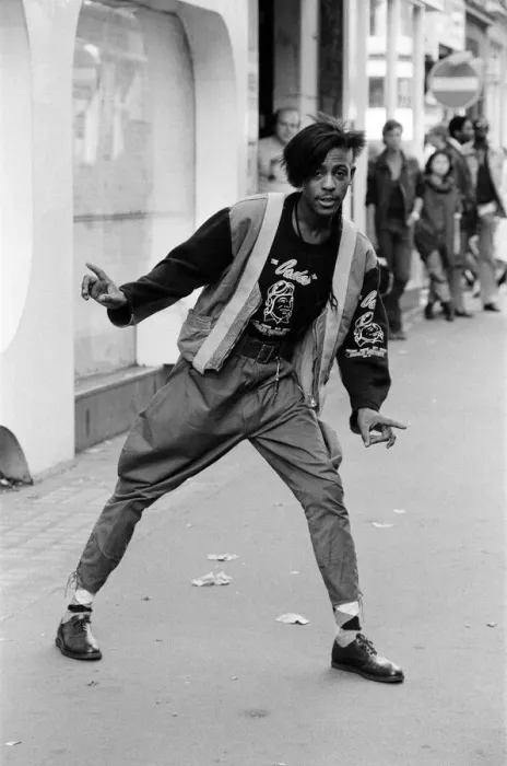Framed Print : Jeffrey Daniel from pop group Shalamar, in London, showing his dance moves Framed Print : Jeffrey Daniel from pop group Shalamar, in London, showing his dance moves