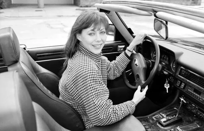 Framed Print : Jenny Agutter, actress, in her Jaguar XIS - 28 / 04 / 1988 Framed Print : Jenny Agutter, actress, in her Jaguar XIS - 28 / 04 / 1988