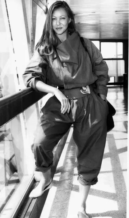 Framed Print : Jenny Agutter British actress at Los Angeles Airport August 1983 A©mirrorpix