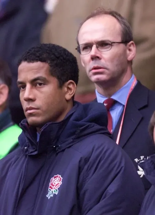 Framed Print : Jeremy Guscott pictured with England Rugby Union coach Clive Woodward at the England v
