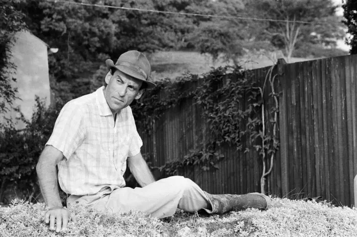Framed Print : Jeremy Thorpe holidaying at home at his thatched cottage near Cobbaton, Umberleigh, Devon Framed Print : Jeremy Thorpe holidaying at home at his thatched cottage near Cobbaton, Umberleigh, Devon
