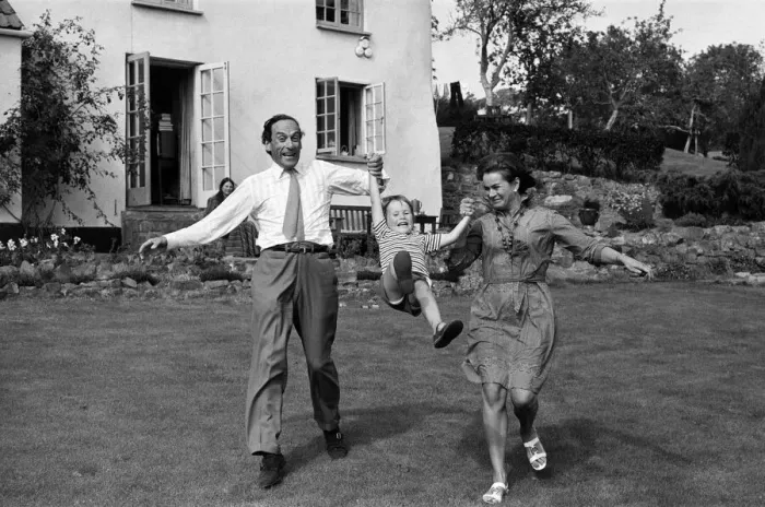 Framed Print : Jeremy Thorpe, his second wife Marion and his four year old son Rupert Framed Print : Jeremy Thorpe, his second wife Marion and his four year old son Rupert