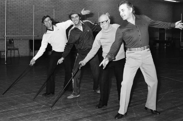Framed Print : Jerry Stevens, Lennie Bennett, Arthur Lowe and Ernest Maxin at rehearsals for Lennie Framed Print : Jerry Stevens, Lennie Bennett, Arthur Lowe and Ernest Maxin at rehearsals for Lennie