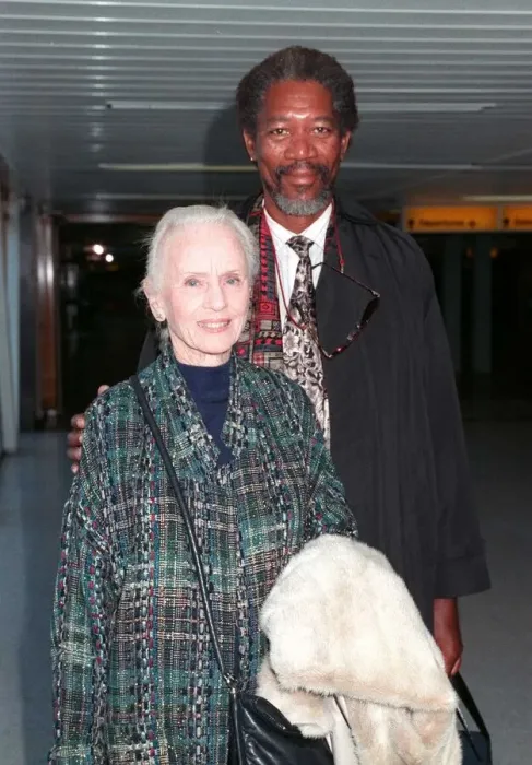 Framed Print : Jessica Tandy actress Morgan Freeman actor Feb 90 arriving at Heathrow airport Framed Print : Jessica Tandy actress Morgan Freeman actor Feb 90 arriving at Heathrow airport