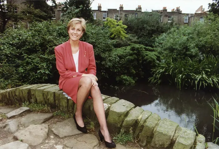 Framed Print : Jill Dando BBC newsreader and television presenter Dbase Framed Print : Jill Dando BBC newsreader and television presenter Dbase