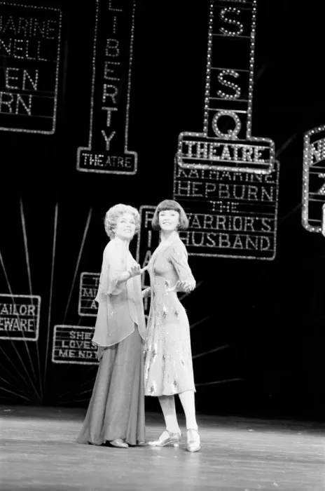 Framed Print : Jill Gascoine, stars as Dorothy Brock in the West End musical 42nd Street