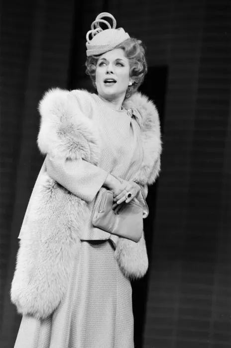 Framed Print : Jill Gascoine, stars as Dorothy Brock in the West End musical 42nd Street