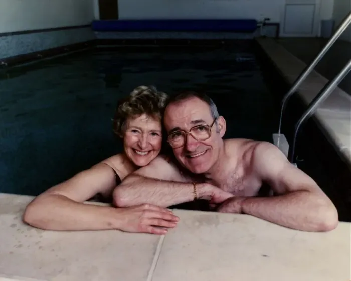 Framed Print : Jim Bowen comedian / TV Presenter with his wife Framed Print : Jim Bowen comedian / TV Presenter with his wife