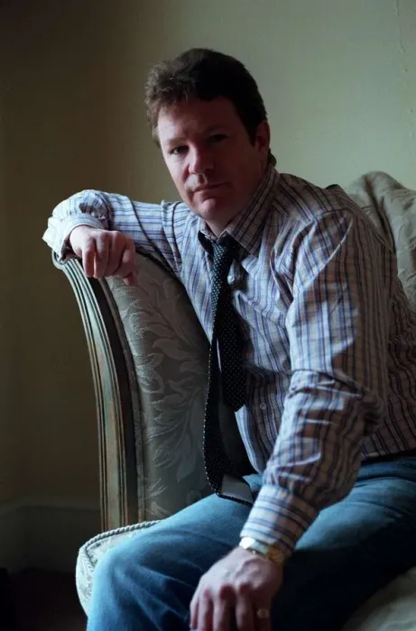 Framed Print : Jim Davidson Comedian / TV Presenter October 1998 Sitting on sofa at home Framed Print : Jim Davidson Comedian / TV Presenter October 1998 Sitting on sofa at home